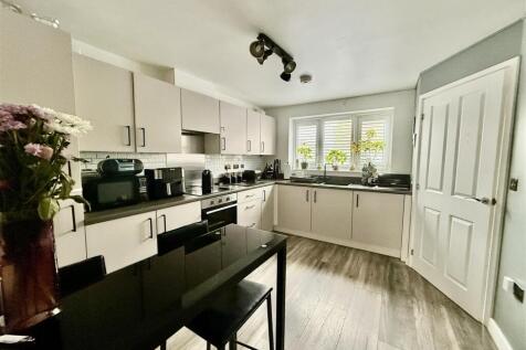 KITCHEN &amp; DINER