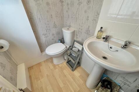 GROUND FLOOR WC