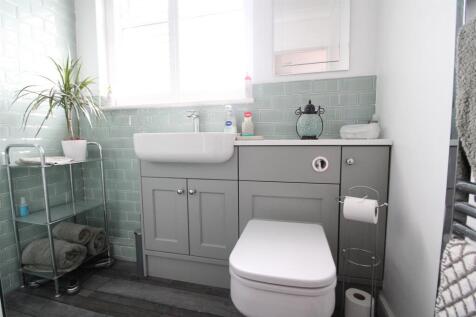 SHOWER ROOM/WC