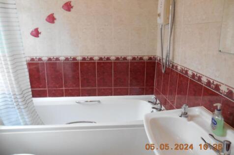 bathrom 1.JPG