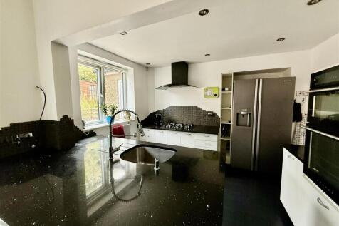 KITCHEN &amp; DINER