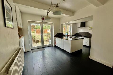 KITCHEN &amp; DINER