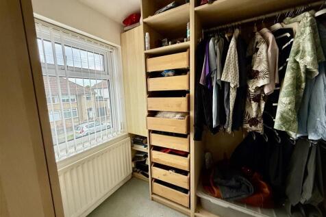 WALK IN WARDROBE