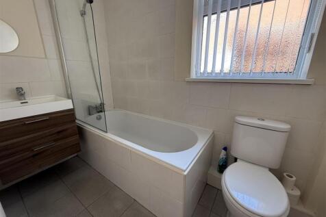 BATHROOM/WC