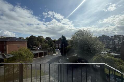 VIEW TO FRONT