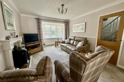 LOUNGE &amp; DINING ROOM