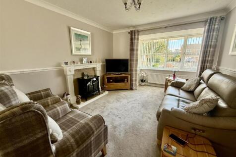 LOUNGE &amp; DINING ROOM