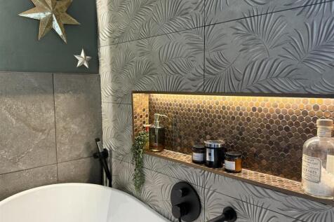 BATHROOM/WC