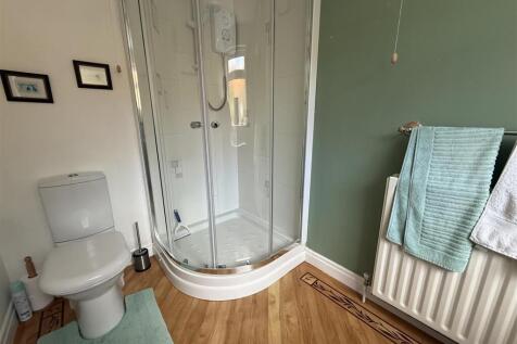 SHOWER ROOM/WC