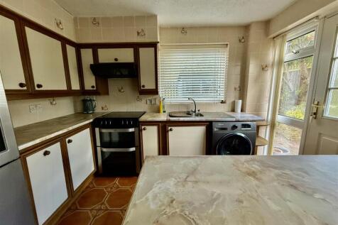 KITCHEN &amp; DINING ROOM
