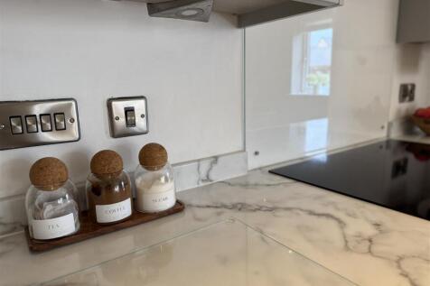 KITCHEN &amp; DINING AREA