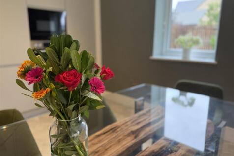 KITCHEN &amp; DINING AREA