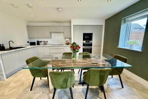 KITCHEN &amp; DINING AREA