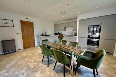 KITCHEN &amp; DINING AREA