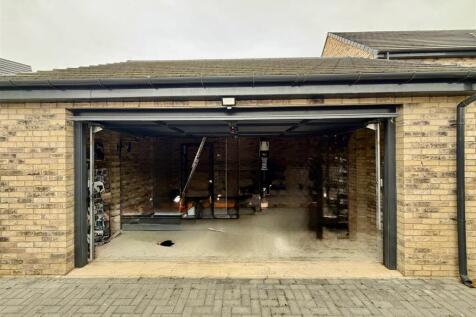 GARAGE &amp; DRIVEWAY