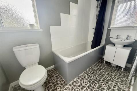 BATHROOM/WC