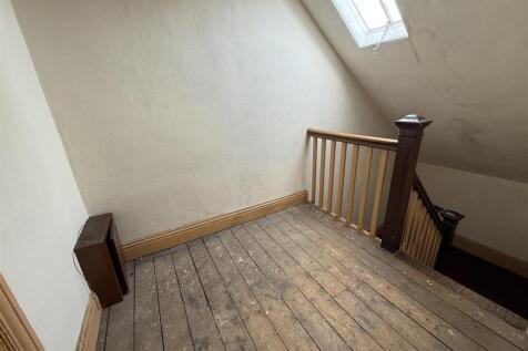 SECOND FLOOR LANDING