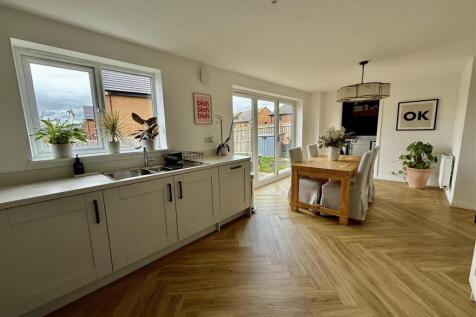 KITCHEN &amp; DINING AREA
