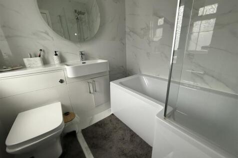 BATHROOM/WC