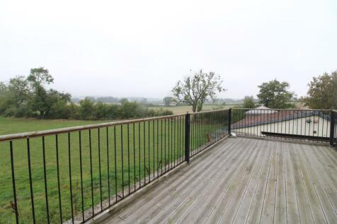 BALCONY &amp; VIEWS