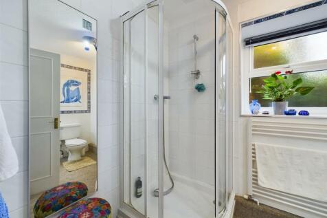 2nd Ground Floor Bathroom