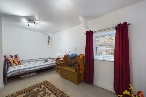 bed 3.jpg