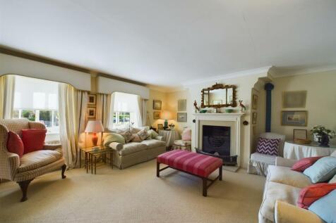 Living Room.jpg