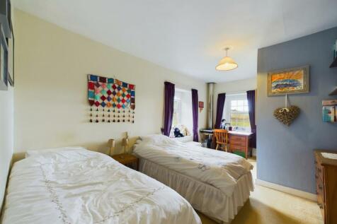 Bed 3.jpg