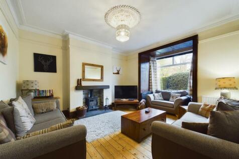 Living Room.jpg
