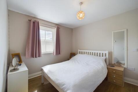 bed 2.jpg