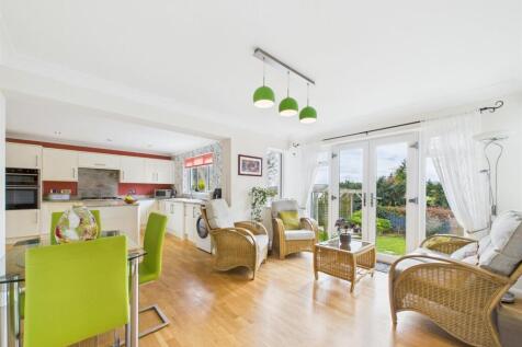 Dining Kitchen.jpg