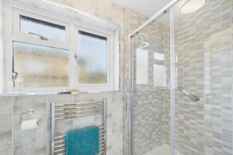 ensuite.jpg