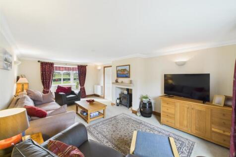 Living Room 2.jpg