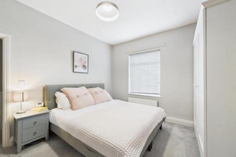 Bed 1.jpg
