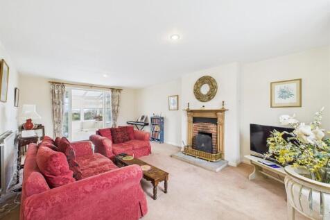 Living Room.jpg