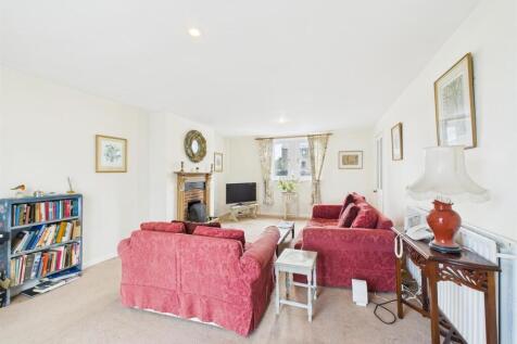living room 1.jpg