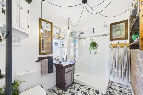 House Bath.jpg