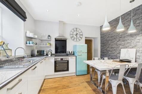 G Kitchen.jpg