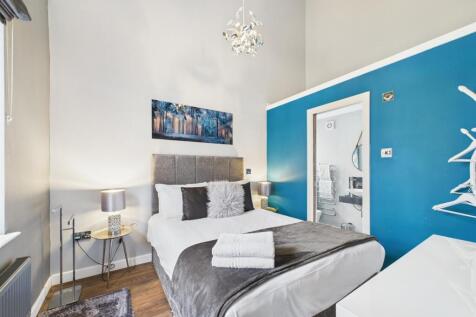 G Bed 2.jpg