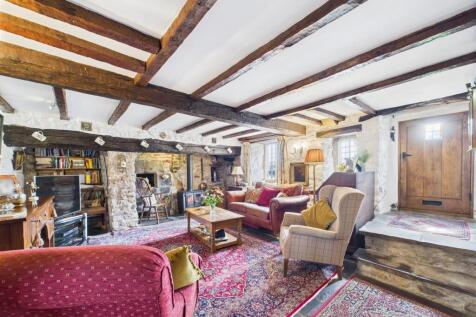 Living Room.jpg