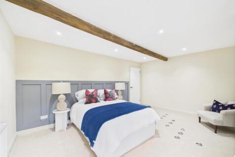 bed 1.jpg