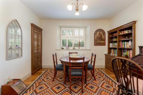Dining Room.jpg