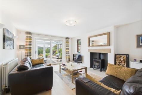 Living Room.jpg