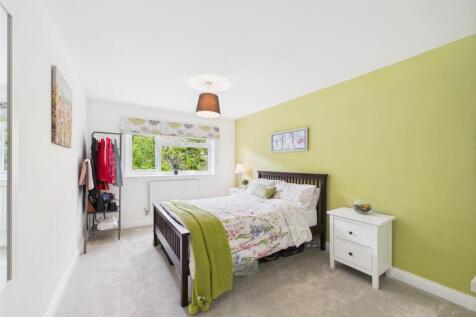 bed 2.jpg
