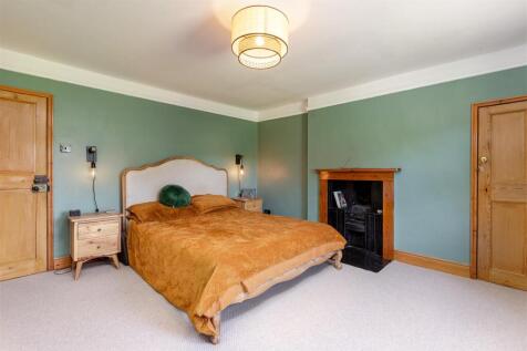 bed 3.jpg