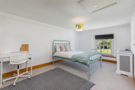 bed 4.jpg