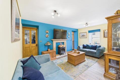 Living Room.jpg
