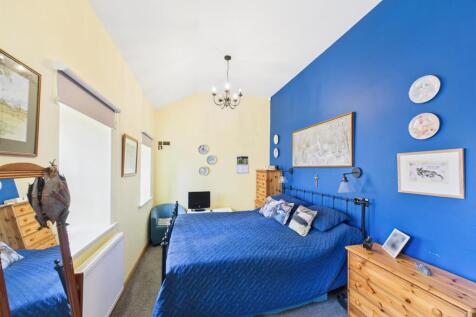 Bed 1.jpg