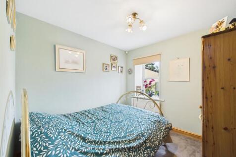 bed 2.jpg