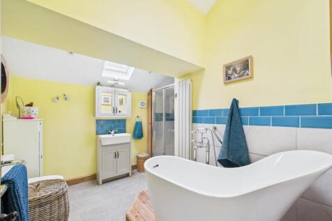 Bathroom.jpg